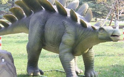 戶外草坪玻璃鋼大型仿真恐龍雕塑