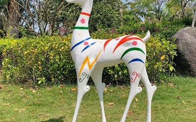 草坪景觀裝飾品玻璃鋼母鹿彩繪梅花鹿雕塑