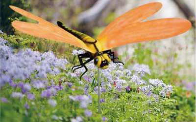 校園公園橙黃色翅膀彩繪玻璃鋼蜻蜓雕塑