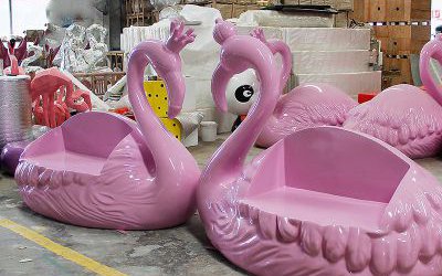 游樂(lè)場(chǎng)玻璃鋼創(chuàng)意粉色卡通天鵝座椅雕塑