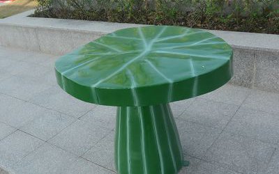 公園創(chuàng)意玻璃鋼荷葉桌雕塑