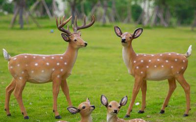 公園玻璃鋼仿真動物梅花鹿雕塑