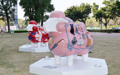 公園擺放的玻璃鋼彩繪創意綿羊雕塑