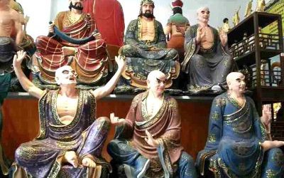 戶外景區(qū)大型景觀玻璃鋼彩繪十八羅漢雕塑