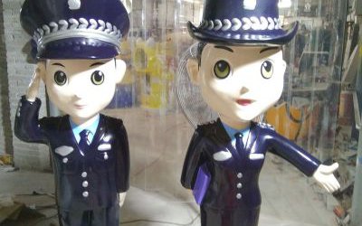 警校景區玻璃鋼卡通警察人物雕塑