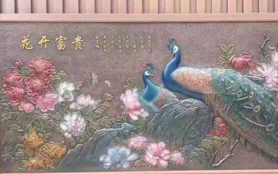 大型室內(nèi)擺放的玻璃鋼仿銅浮雕影壁孔雀雕塑
