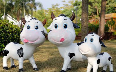 公園農場呆萌卡通玻璃鋼牛雕塑
