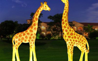 玻璃鋼彩繪戶外公園照明長頸鹿雕塑