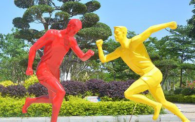 公園景觀玻璃鋼彩繪跑步運動人物雕塑擺件