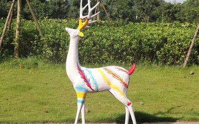 公園街道創意玻璃鋼彩繪大型戶外景觀梅花鹿雕塑