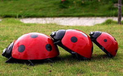 草坪大型仿真昆蟲玻璃鋼七星瓢蟲雕塑