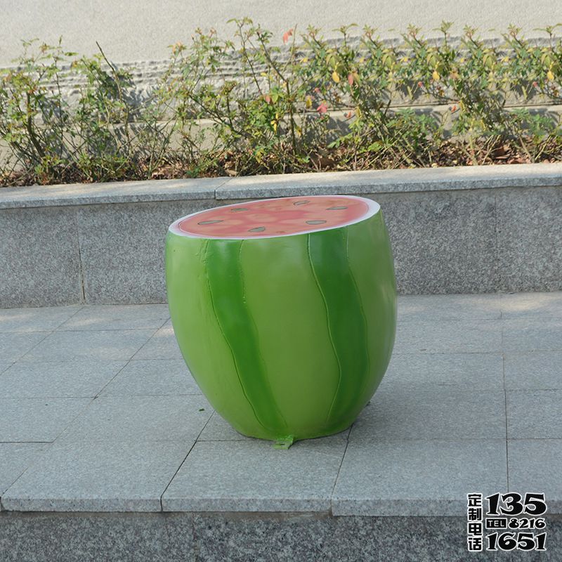 美陳擺件商場(chǎng)玻璃鋼水果卡通西瓜座椅雕塑 美陳擺件商場(chǎng)玻璃鋼水果卡通西瓜座椅雕塑