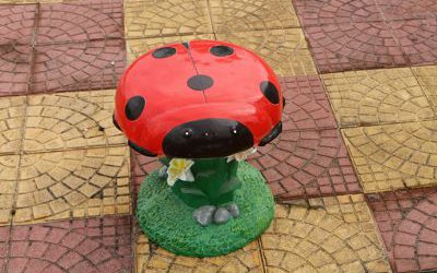 卡通甲殼蟲座椅園林景區裝飾品玻璃鋼雕塑