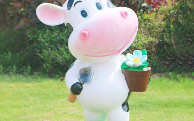 玻璃鋼卡通戶外園林小奶牛雕塑