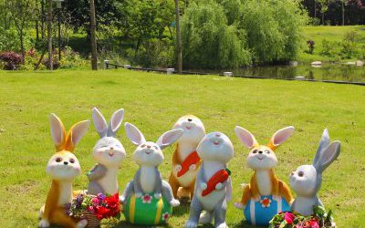 公園綠地玻璃鋼卡通兔子雕塑