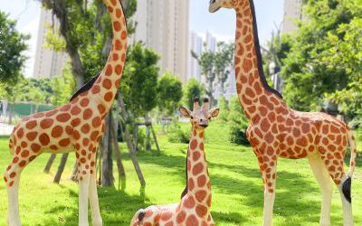 戶外公園玻璃鋼仿真動(dòng)物長(zhǎng)頸鹿雕塑