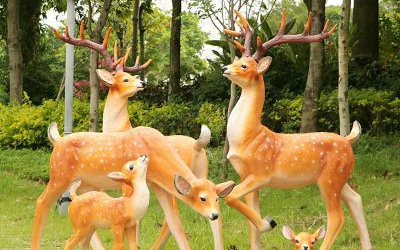 戶外草坪玻璃鋼仿真梅花鹿雕塑