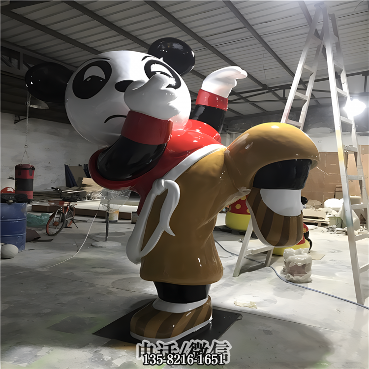 耍醉拳的熊貓公仔卡通雕塑 耍醉拳的熊貓公仔卡通雕塑
